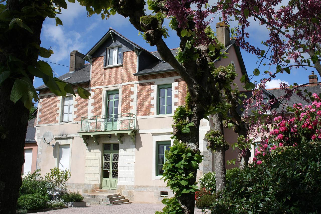 Chambres D'Hotes Du Chalet De Caharet Pipriac Bagian luar foto