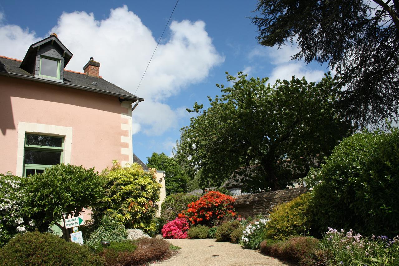 Chambres D'Hotes Du Chalet De Caharet Pipriac Bagian luar foto